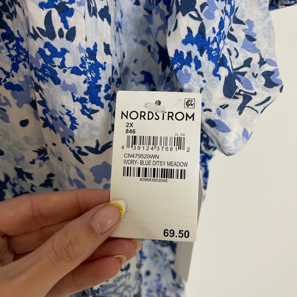 Caslon Blue and White Flutter Sleeve Blouse - Picture 12 of 12